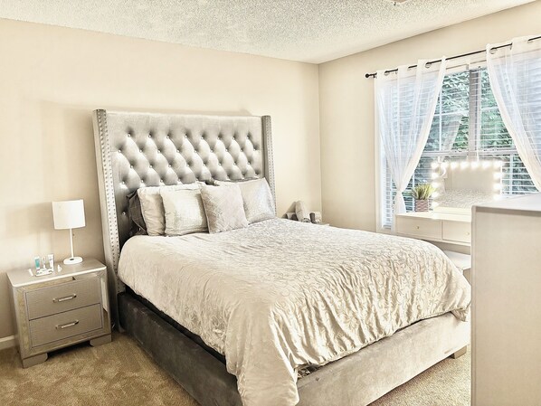 5 bedrooms, desk, iron/ironing board, free WiFi