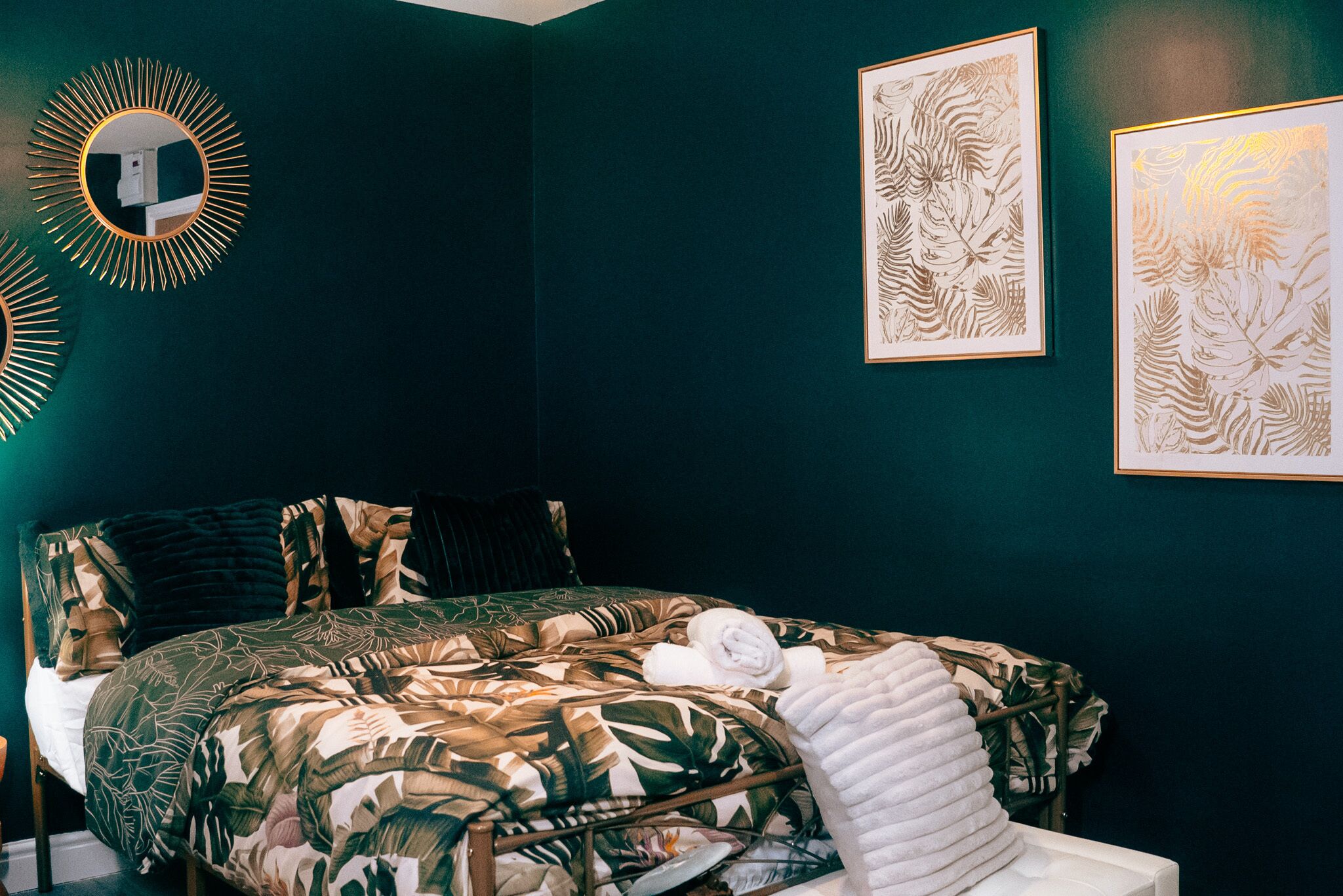 Living Room / Lounge