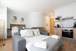 1 bedroom, iron/ironing board, free WiFi, bed sheets