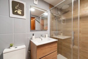 Ducha, bidé y toallas