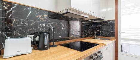 Fridge, microwave, oven, coffee/tea maker