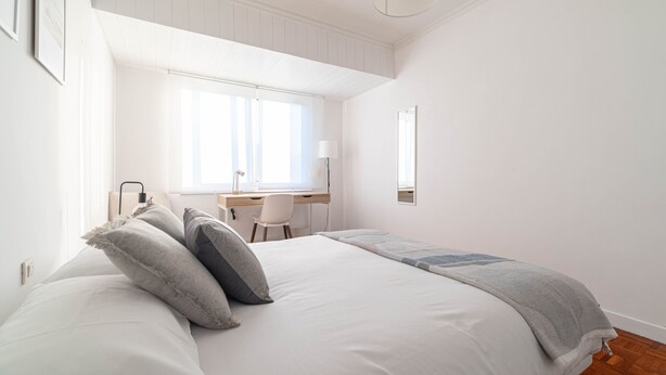 4 bedrooms, iron/ironing board, WiFi (free), bed sheets - Balaidos (Vigo)