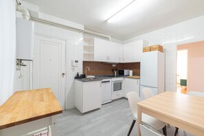 Fridge, microwave, oven, toaster - Balaidos (Vigo)