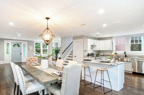 Springfield Charmer Clean, Spacious,  with WI-FI Close to all!