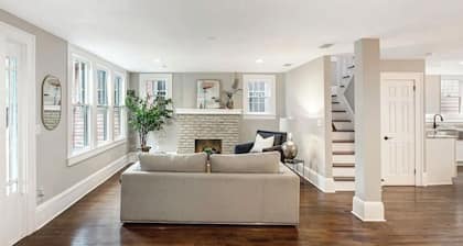 Springfield Charmer Clean, Spacious, with WI-FI Close to all!