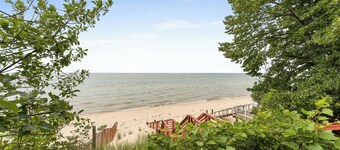Cottage with Private Lake Access! Short distance to town
