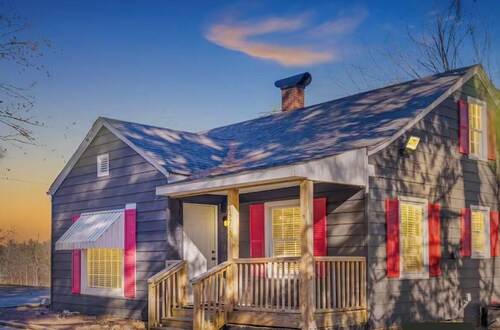 Relaxing 3/2 House Family Friendly & Pet Friendly with huge picnic pavilion