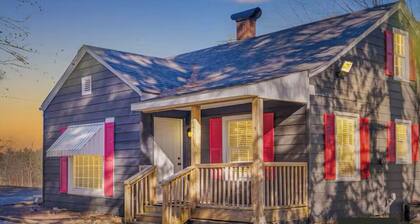 Relaxing 3/2 House Family Friendly & Pet Friendly with huge picnic pavilion