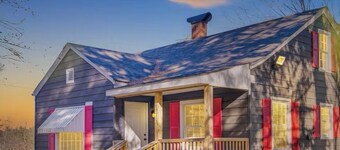 Relaxing 3/2 House Family Friendly & Pet Friendly with huge picnic pavilion