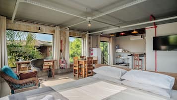 Vila básica | 2 quartos, Wi-Fi de cortesia, roupa de cama