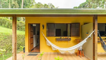 Chalé básico | Terraço/pátio