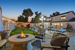 Terrace/patio - Spacious 4-bedroom house with WiFi and AC in fantastic Chandler (Chandler)