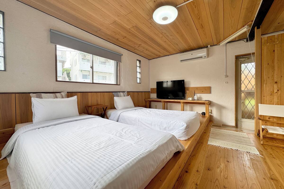 Basic Twin Room | Free WiFi