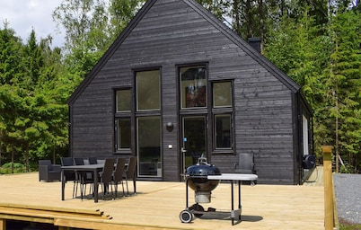 Stunning home in Vittsjö with sauna