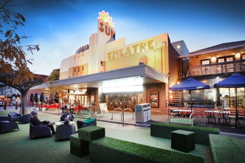 Stylish 2BR Designer Home • Balcony w/ City Views • Free Parking • Fast WiFi • Near City & Public Transport • Heart of Yarraville