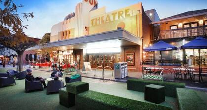 Stylish 2BR Designer Home • Balcony w/ City Views • Free Parking • Fast WiFi • Near City & Public Transport • Heart of Yarraville