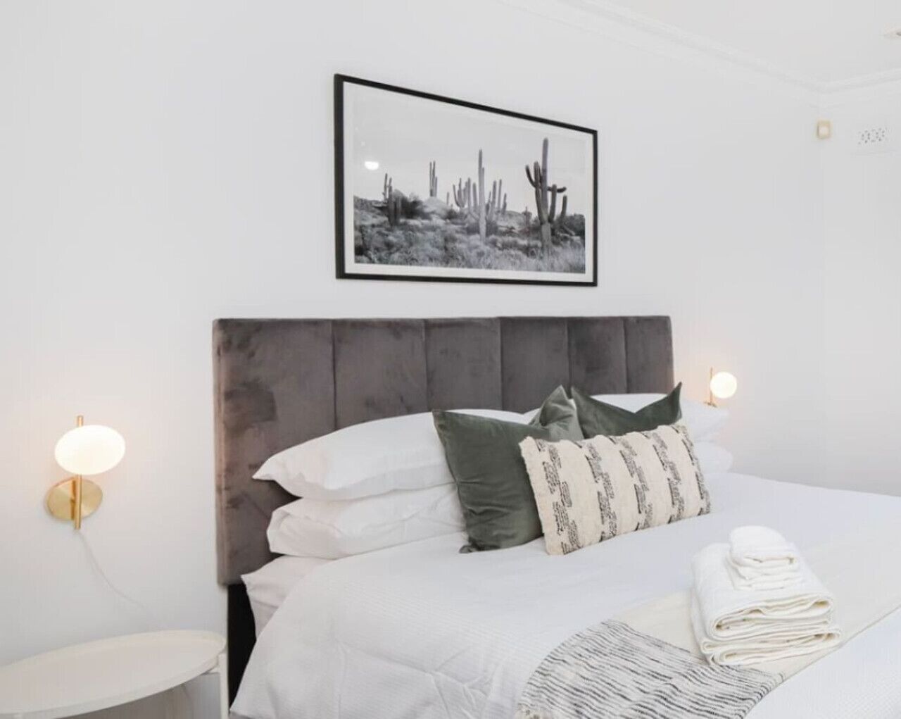 2 bedrooms, desk, iron/ironing board, WiFi