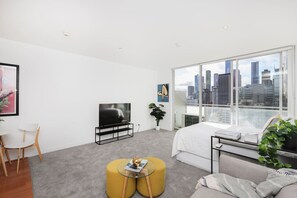 Desk, iron/ironing board, WiFi, bed sheets