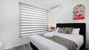 1 bedroom, desk, iron/ironing board, WiFi