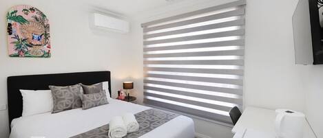 1 bedroom, desk, iron/ironing board, WiFi