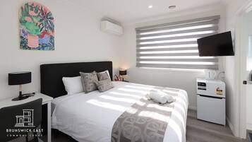 1 bedroom, desk, iron/ironing board, WiFi