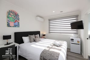 1 bedroom, desk, iron/ironing board, WiFi