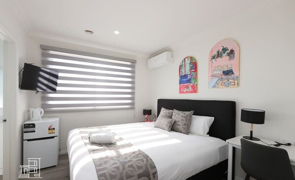 1 chambre, bureau, fer et planche à repasser, Wi-Fi