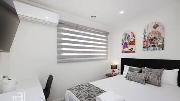 1 bedroom, desk, iron/ironing board, WiFi