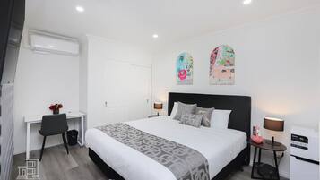 1 bedroom, desk, iron/ironing board, WiFi