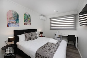 1 chambre, bureau, fer et planche à repasser, Wi-Fi