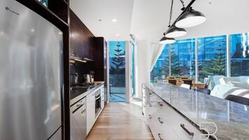 Fridge, microwave, oven, stovetop