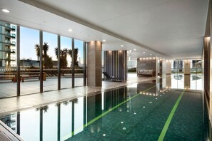 Pool - Luxurious Docklands Escape| 1BR Apartment with Pool, Gym, Sauna, Balcony & Fast Wi-Fi (Docklands)