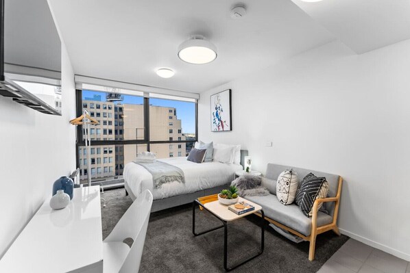 Desk, iron/ironing board, WiFi, bed sheets