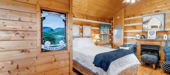 Peaceful Pines Mountain Cabin with Jacuzzi and Views!  Cabin 12