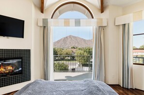 8 bedrooms, iron/ironing board, free WiFi, bed sheets