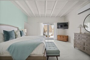 5 bedrooms, desk, iron/ironing board, travel cot