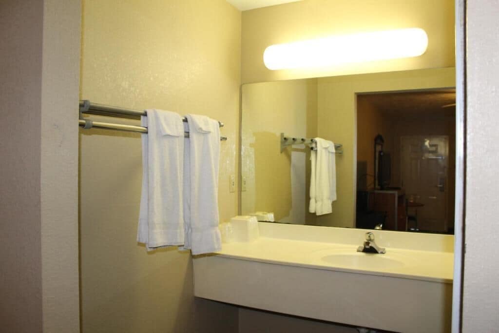 Towels, soap, shampoo, toilet paper