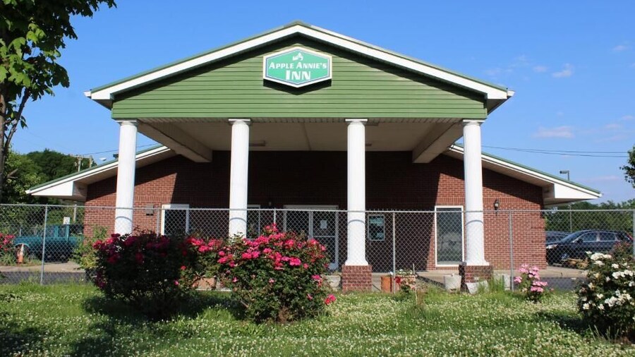 Apple Annies Inn