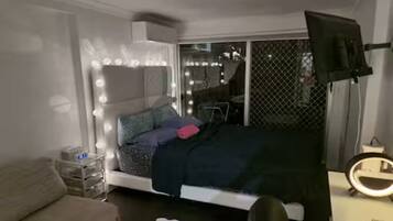 2 dormitorios, tabla de planchar con plancha, wifi y ropa de cama