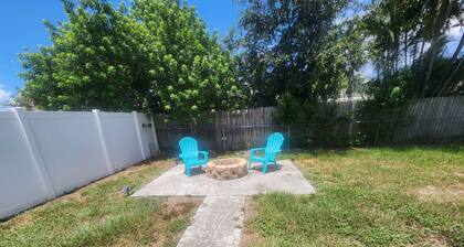Convenient close to the sun and fun 3 bed home!