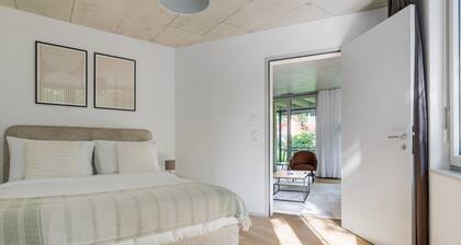 Blueground | Saatlen, balcony, nr ZĂŒrich Zoo