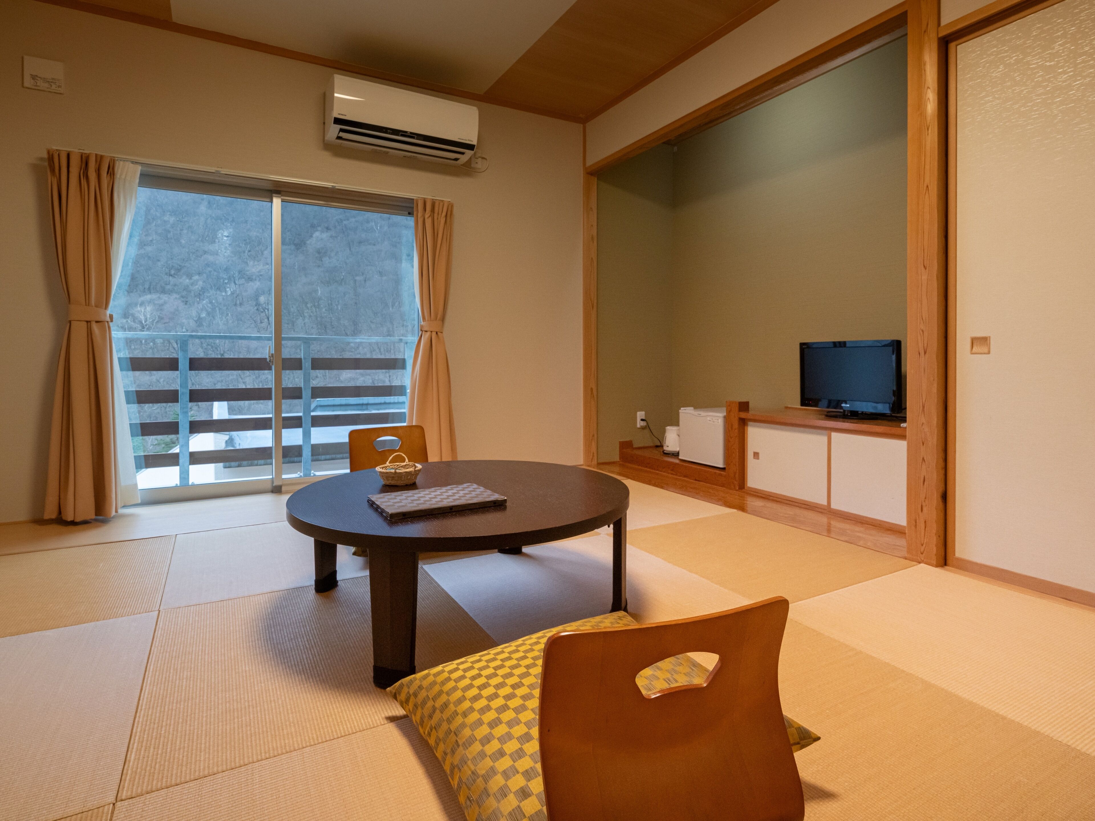 禁煙 和室 (Wi-Fi完備/トイレ付バス無し) | WiFi (無料)