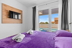 2 bedrooms, in-room safe, iron/ironing board, travel cot