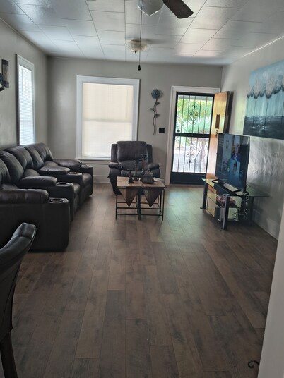 Cozy 2 BDR Home Near Colorado State fairgrounds.