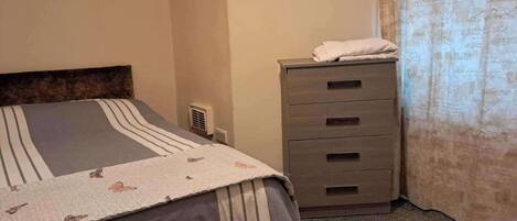1 bedroom, iron/ironing board, WiFi, bed sheets