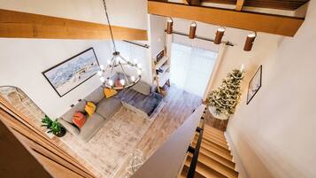 Smart TV, fireplace, foosball, table tennis