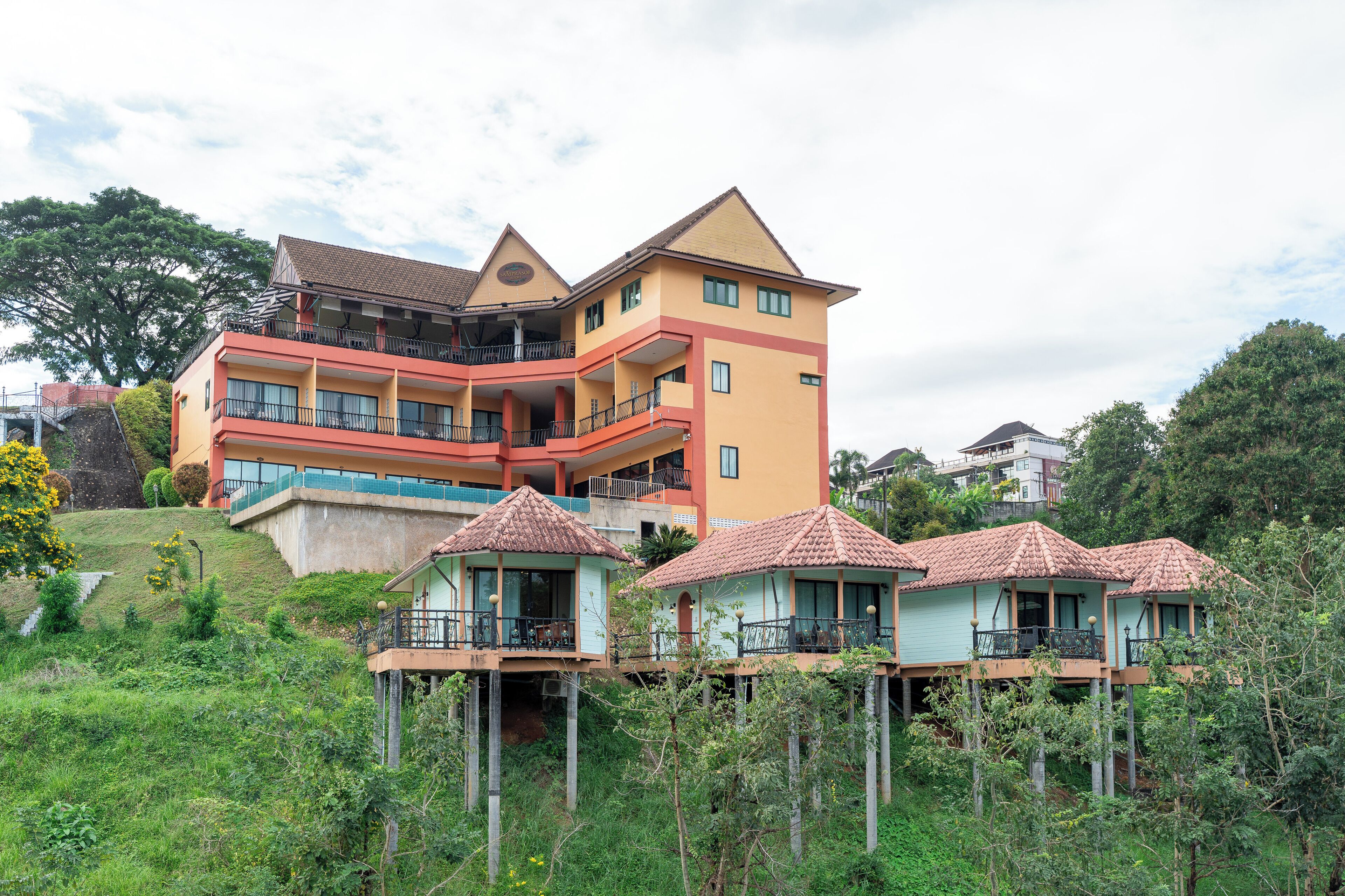 ด้านหน้าที่พัก