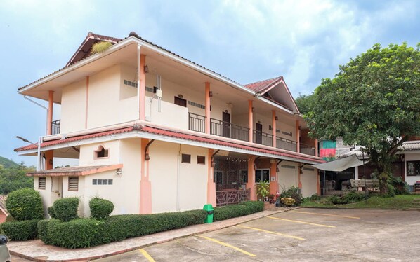 Standard Twin Room, Balcony, Garden View