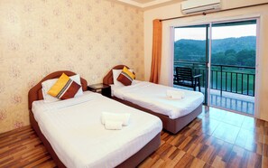 Standard Twin Room, Balcony, Garden View | Free WiFi