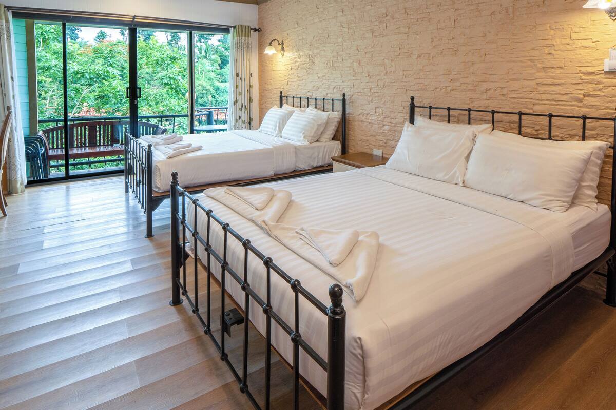 Standard-Villa, Flussblick | Verdunkelungsvorhänge, kostenloses WLAN, Bettwäsche